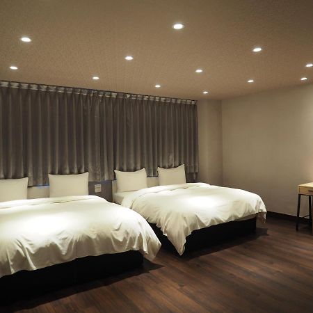 Day Chen Hotel Yilan Exterior foto