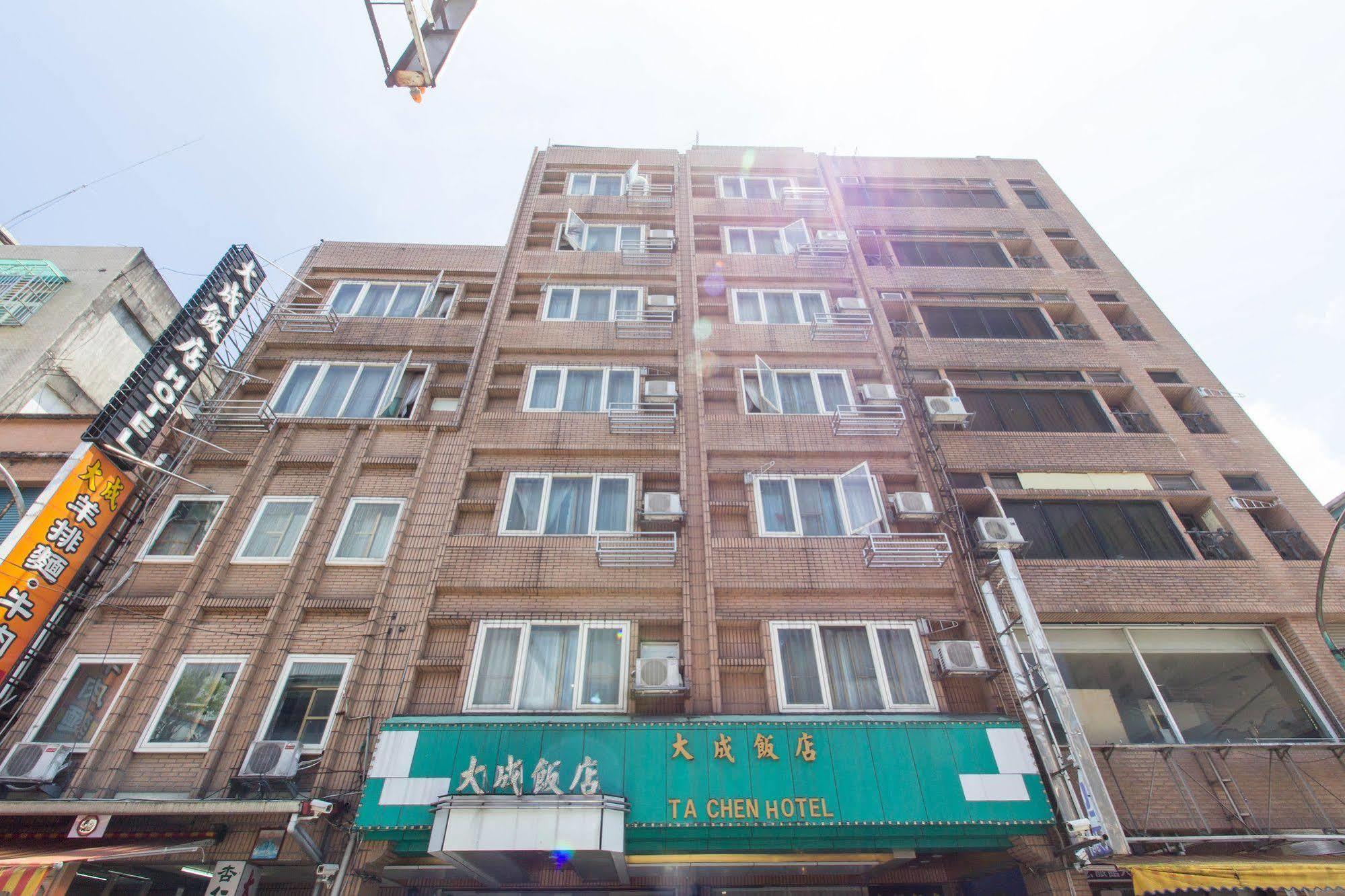 Day Chen Hotel Yilan Exterior foto