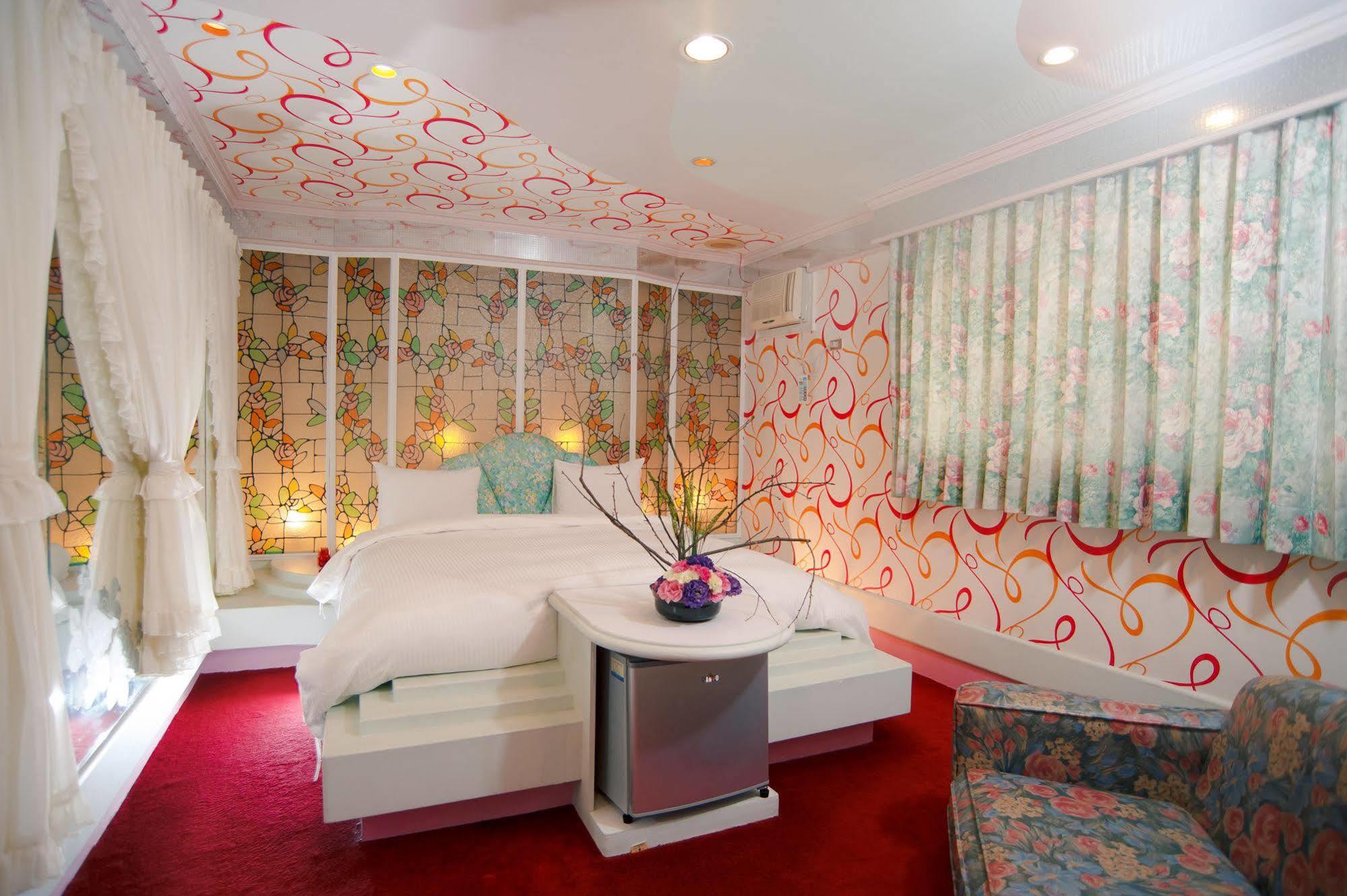 Day Chen Hotel Yilan Exterior foto