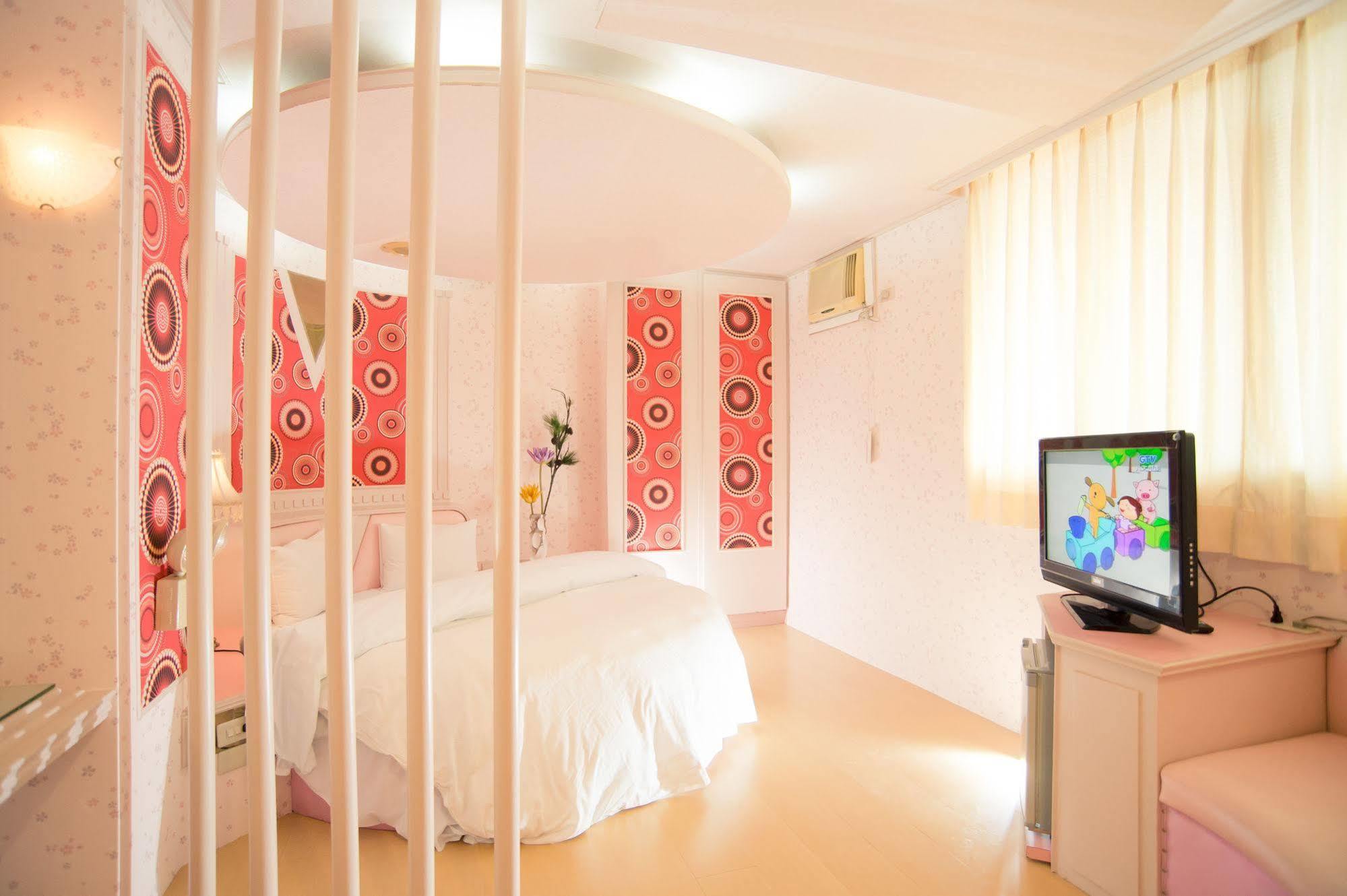 Day Chen Hotel Yilan Exterior foto
