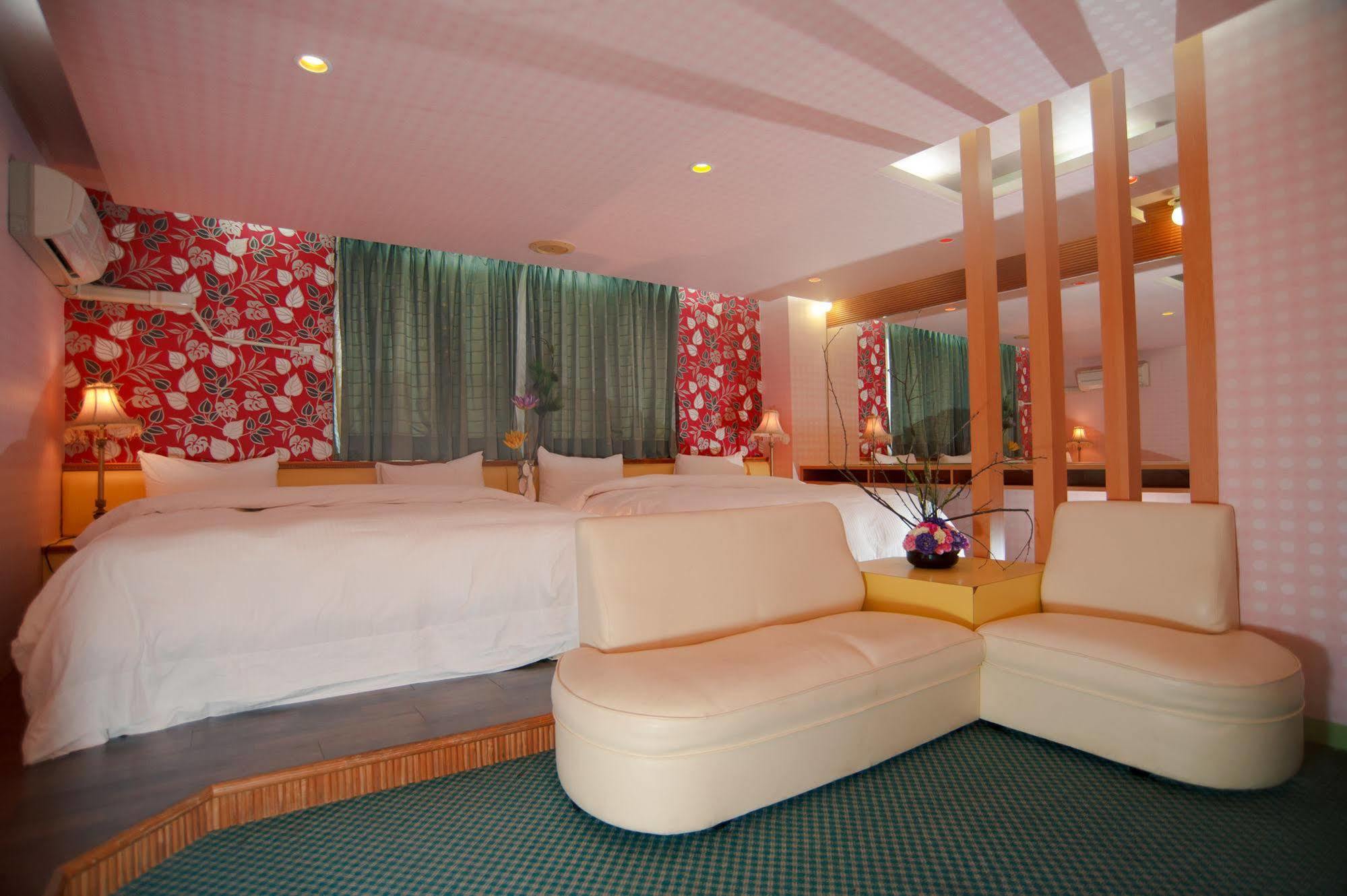 Day Chen Hotel Yilan Exterior foto