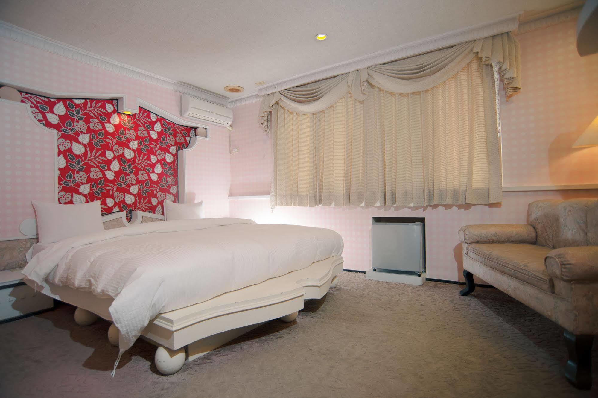 Day Chen Hotel Yilan Exterior foto