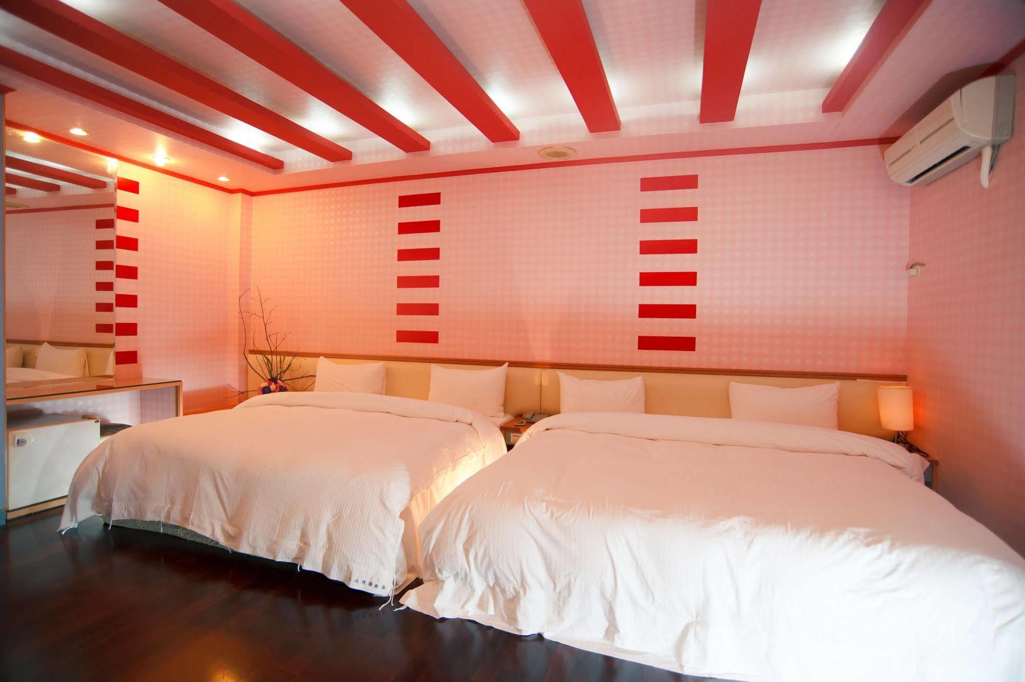 Day Chen Hotel Yilan Exterior foto