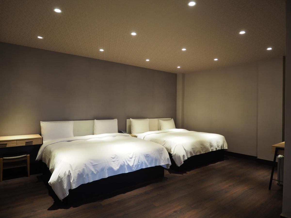 Day Chen Hotel Yilan Exterior foto